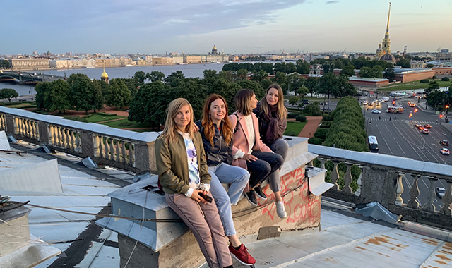 Прогулка по красивым местам Москвы с экскурсоводом в Санкт-Петербурге (СПБ)