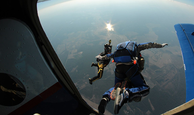 Первый прыжок с парашютом в Москве и Подмосковье