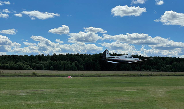 Где полетать на самолете в Москве?