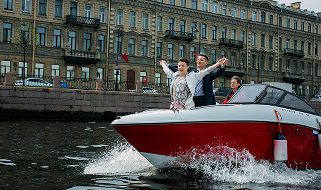 Прогулка на катере в Москве