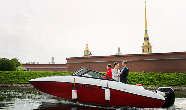 Экскурсия на катере в Санкт-Петербурге (СПБ)