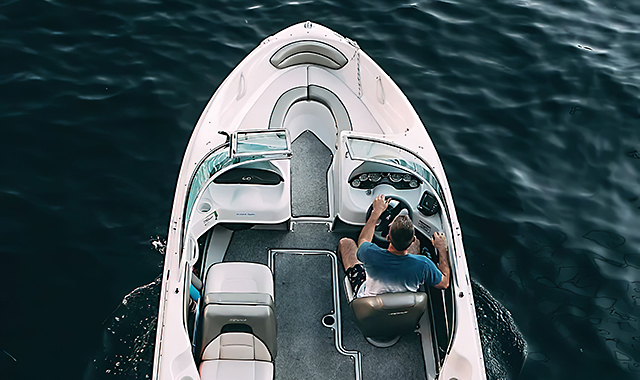Покататься на катере в Санкт-Петербурге (СПБ)