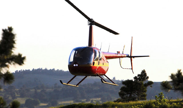 Аренда вертолета Робинсон (Robinson R44). Что это за вертолет в Москве и Подмосковье