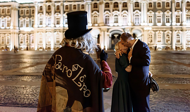 Прогулка по красивым местам Москвы с экскурсоводом в Санкт-Петербурге (СПБ)