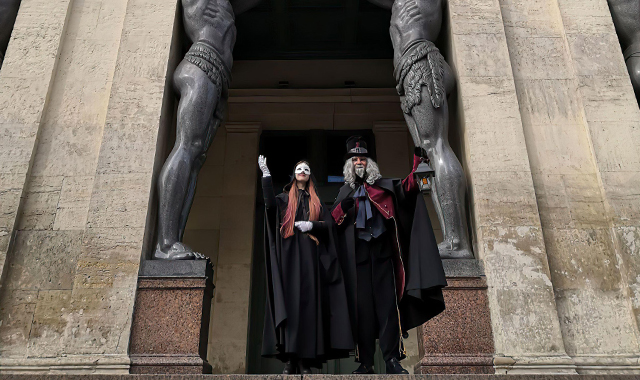 Прогулка по красивым местам Москвы с экскурсоводом в Санкт-Петербурге (СПБ)