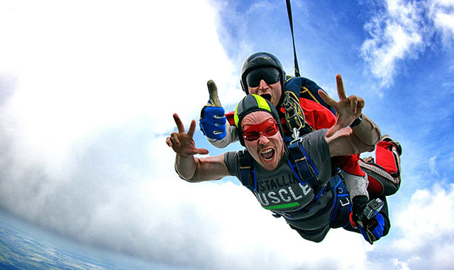 Прыжок с парашютом в тандеме в Москве и Подмосковье