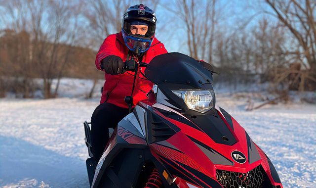 Прогулка на снегоходе на двоих в Москве