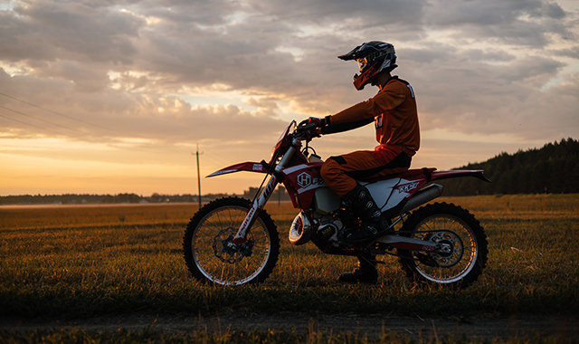 Экстремальное вождение мотоцикла в Москве и Подмосковье