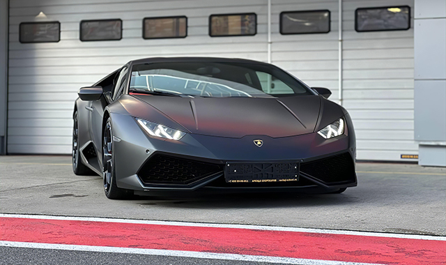 Гоночный трек на автодроме в Москве и Подмосковье