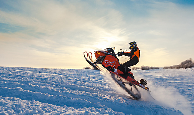 Детский снегокат с мотором в Москве и Подмосковье