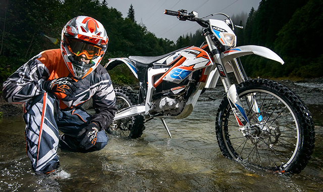 Катание на мотоцикле с водителем в Екатеринбурге