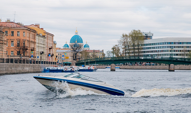 Прогулка на катере в Москве