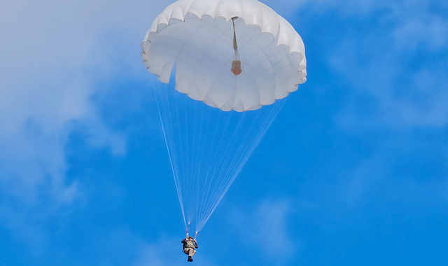 Прыжок с парашютом в Москве и Подмосковье