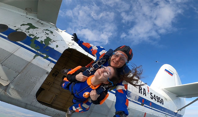 Прыжок с парашютом в Москве и Подмосковье