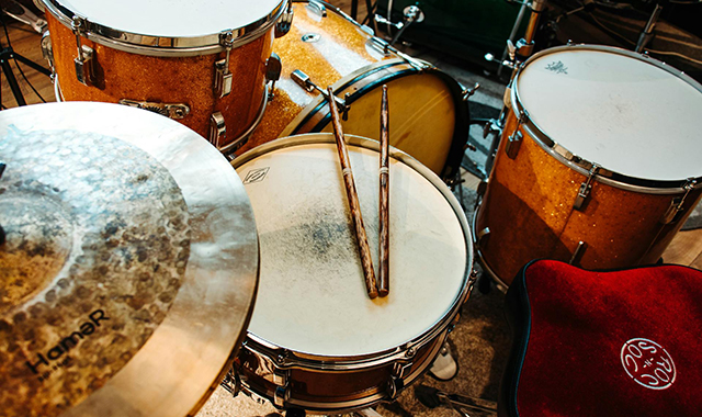 Школа профессиональной игры на барабанах в Москве