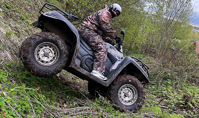 Квадроцикл / мотовездеход