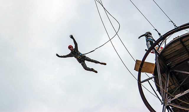 Прыжки с высоты с тросом в Санкт-Петербурге (СПБ)