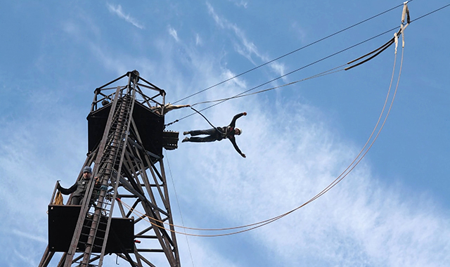 Прыжки с высоты с тросом в Санкт-Петербурге (СПБ)