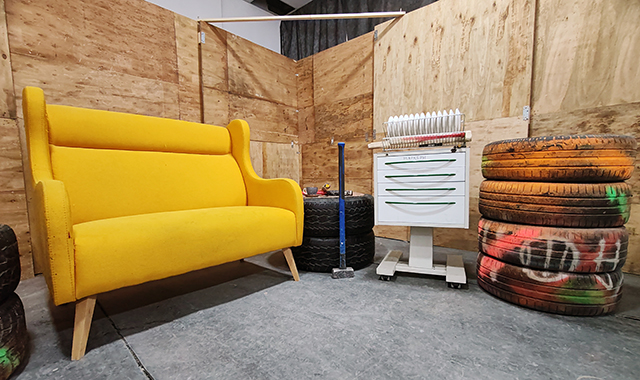 Битье посуды &ndash; антистресс-развлечение в Екатеринбурге