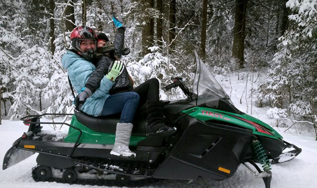 Прогулка на миниснегоходе для детей в Москве